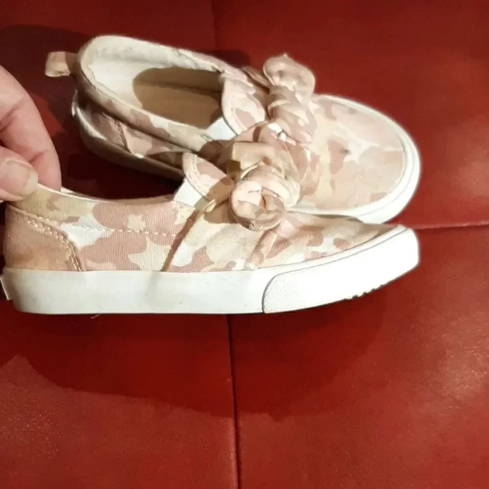 Old Navy Pink and Purple Camo Shoes with Bow